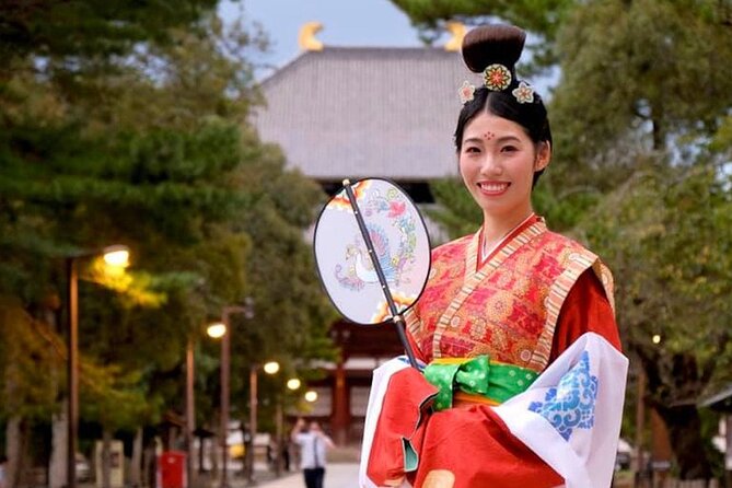 Sake and Grass Pot Night Out in Nara With Anime Model - Whats Included