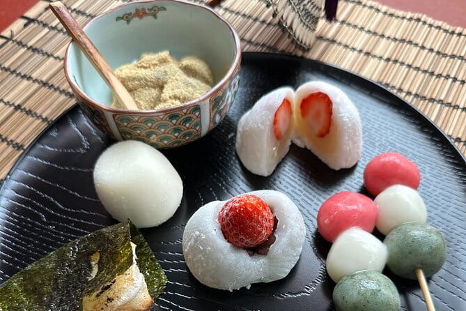Sake Tasting and Yakitori & Onigiri Making Experience - Accessibility and Meeting Details