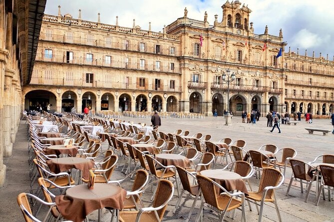 Salamanca Evening Walking Tour Bilingual - Exploring Salamancas Nightlife