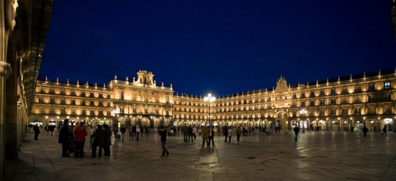 Salamanca: Local Legends Evening Walking Tour in Spanish - Customer Feedback