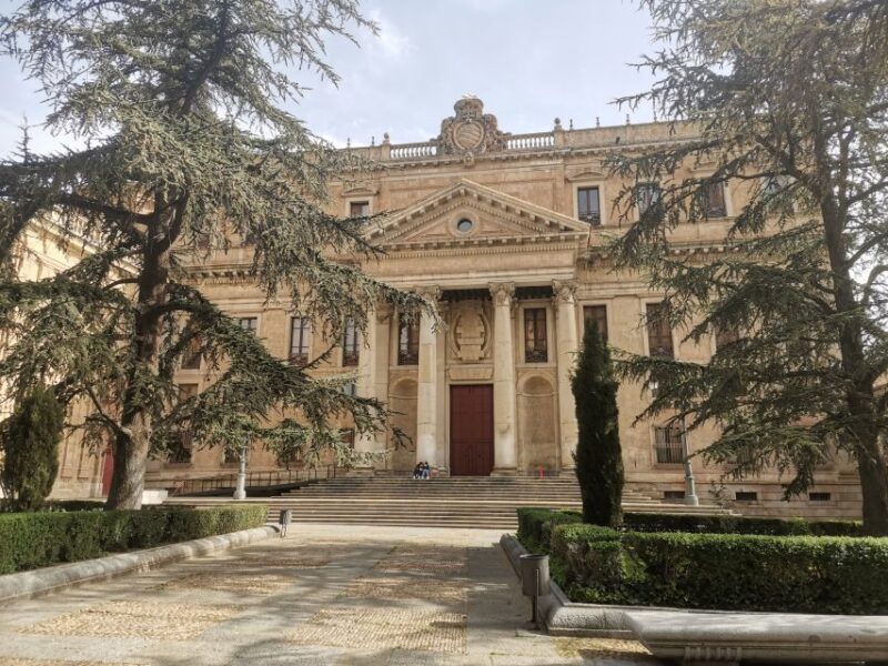 Salamanca: Monuments and Landmarks Guided Walking Tour - Important Information