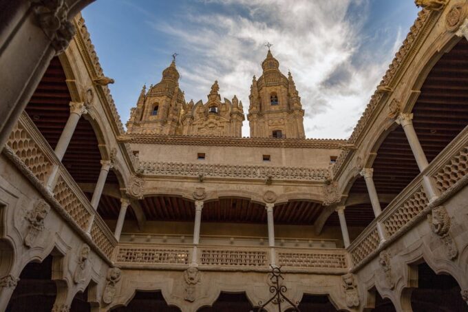 Salamanca - Old Town Private Walking Tour - Visiting the Roman Bridge