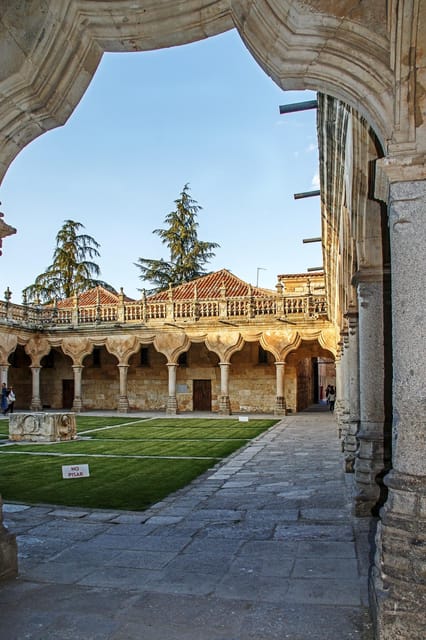 Salamanca - Old Town Private Walking Tour - Admiring the Twin Cathedrals