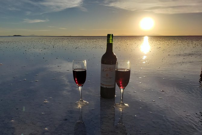 Salar De Uyuni Honeymoon 1 Day + Hotel Palacio De Sal. Price per Couple - Meeting and Pickup