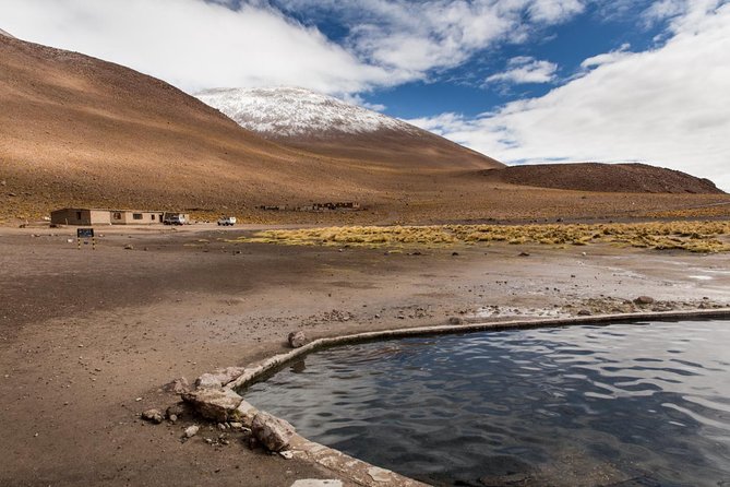 Salar De Uyuni With Lodging - 2 Full Days - With Minor Lagoons - Valley of Rocks and Church