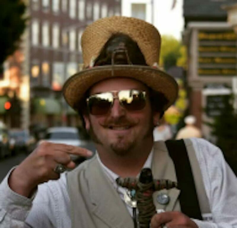 Salem: Voodoo, Vampires, and Ghosts Guided Walking Tour - The Guide & Atmosphere