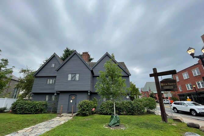 Salem Witch Trials Self Guided Tour With Interactive Trivia Quiz - Engaging Audio Narration
