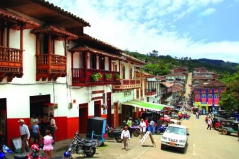 Salento to Apia (Or Vice Versa) - Private Transport - One-Way Transfers
