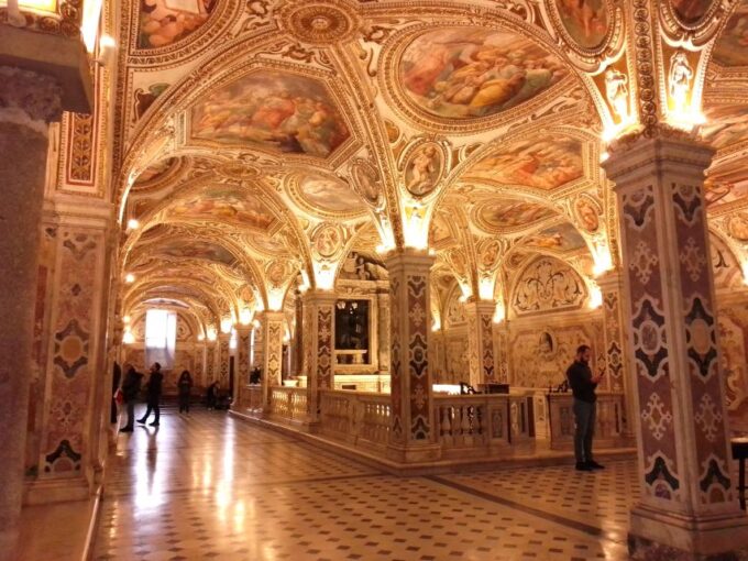 Salerno Walking Tour - Strolling Through the Historic Center