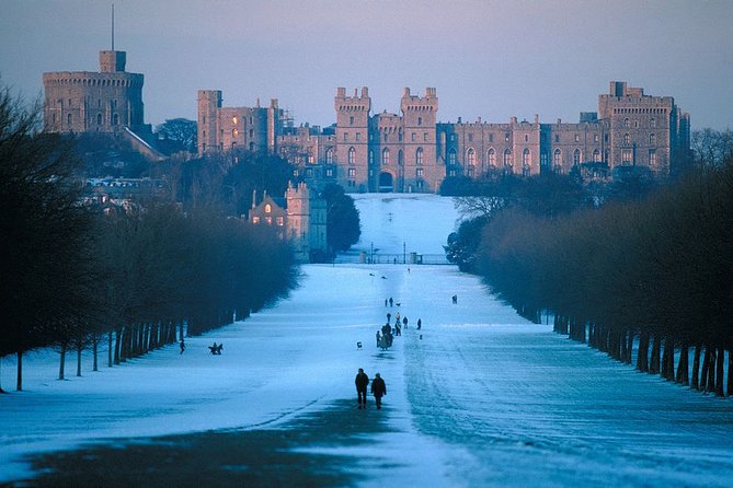 Salisbury, Stonehenge, Bath and Windsor With Christmas Lunch - Meeting and Departure Details