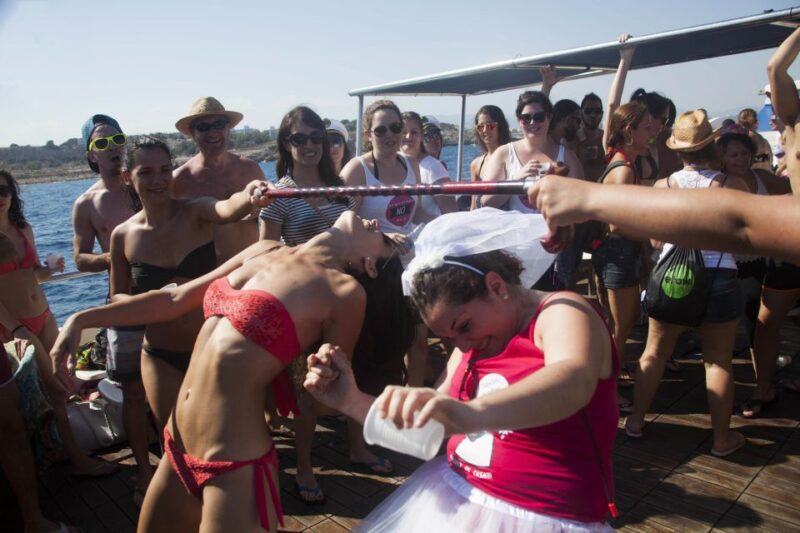 Salou: 2-Hour Boat Party With Drinks and Music - Included Features