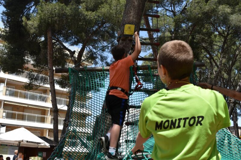 Salou: Bosc Aventura Salou Zip Lining Experience - Safety and Training