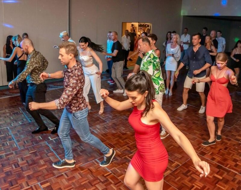 Salsa Experience: Learn Salsa W/ a Professional Instructor - Learning Components