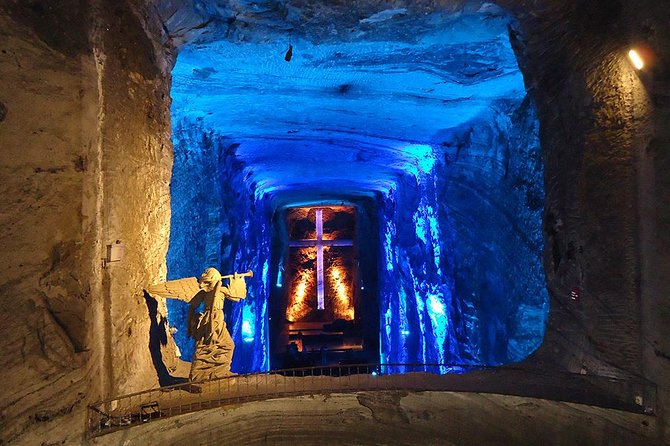 Salt Cathedral + Guatavita Lake + Andres Carne De Res - Key Points
