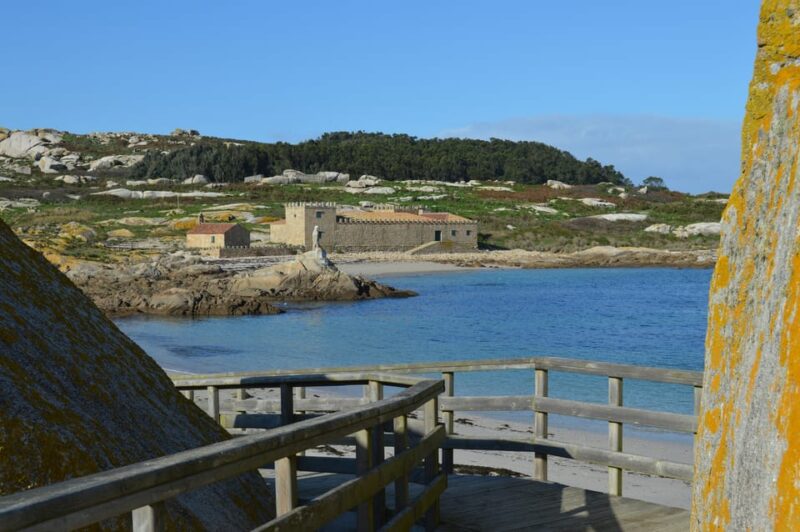 Salvora: Island Tour With Mussel Tasting - Lunch and Refreshments