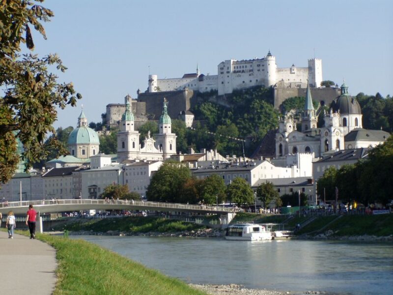 Salzburg 2.5-Hour Walking Tour: Mozart, Old Town & More - Visiting Baroque Churches
