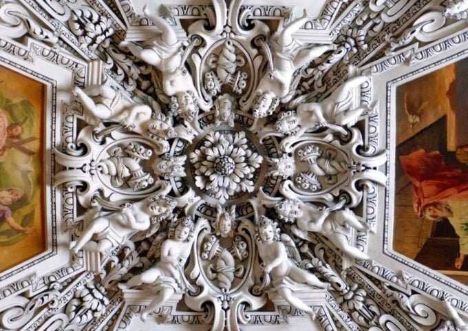 Salzburg: Art and Culture Walking Tour With a Local Guide - Navigating the Citys Galleries