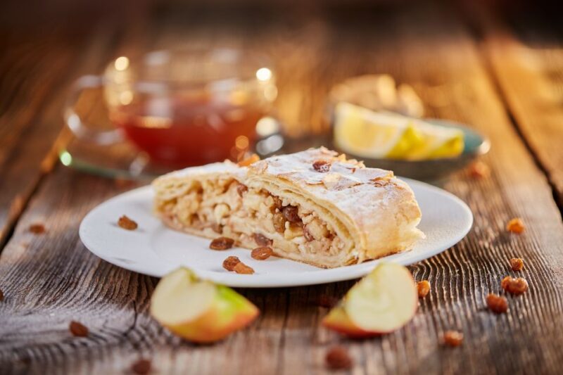Salzburg: Austrian Food Tasting With Old Town Private Tour - Duration and Language Options