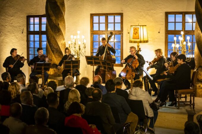 Salzburg: Best of Mozart Fortress Concert and Dinner - Accessibility Considerations