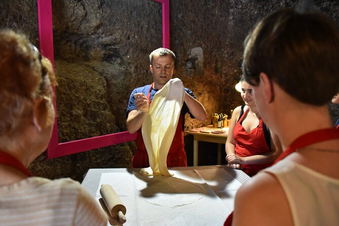 Salzburg Christmas Cookies and Apple Strudel Cooking Lesson - Salzburg Location and Transportation