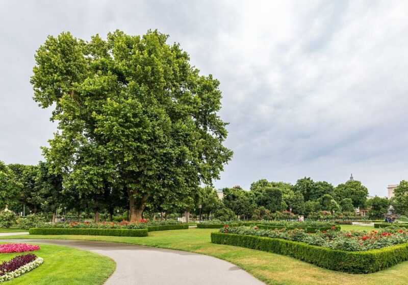 Salzburg: Day Trip to Munich Private Guided Tour - Tour Details