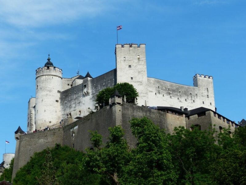 Salzburg: Express Walk With a Local in 60 Minutes - Activity Details