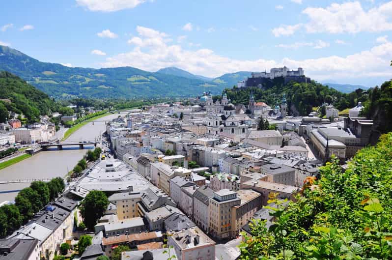 Salzburg: Insta-Perfect Walk With a Local - Meeting Point and Logistics