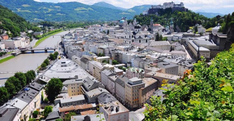 Salzburg: Insta-Perfect Walk With a Local - Instagrammable Spots and Scenery