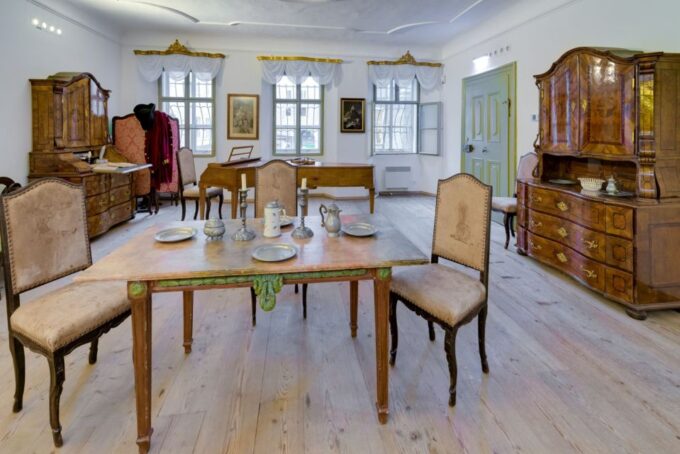 Salzburg: Life of Mozart Private Guided Walking Tour - Evening Concert Option