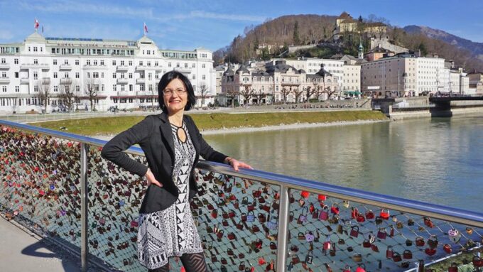 Salzburg: Mozart Tour & City Tour With Tasting - Booking and Cancellation Information