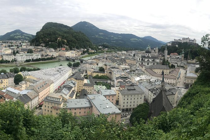 Salzburg Old Town Running Tour - Meeting and Pickup