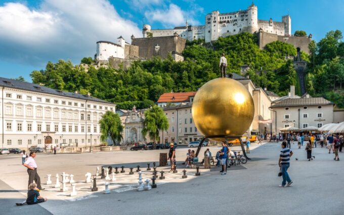 Salzburg: Private City and Surroundings Guided Bike Tour - Duration and Languages