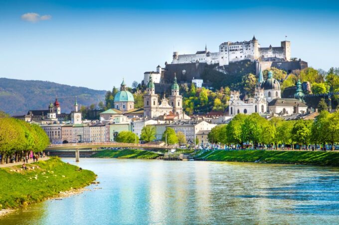Salzburg: Self-Guided Highlights Scavenger Hunt & Tour - Minimum Charge Applies