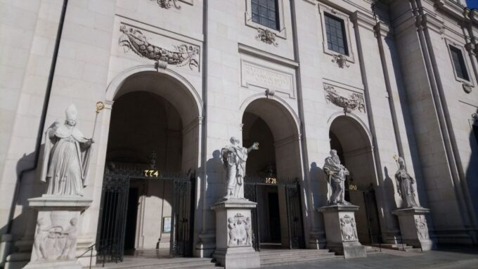 Salzburg: Sound of Music Sightseeing Walk With Audio Guide - Frequently Asked Questions