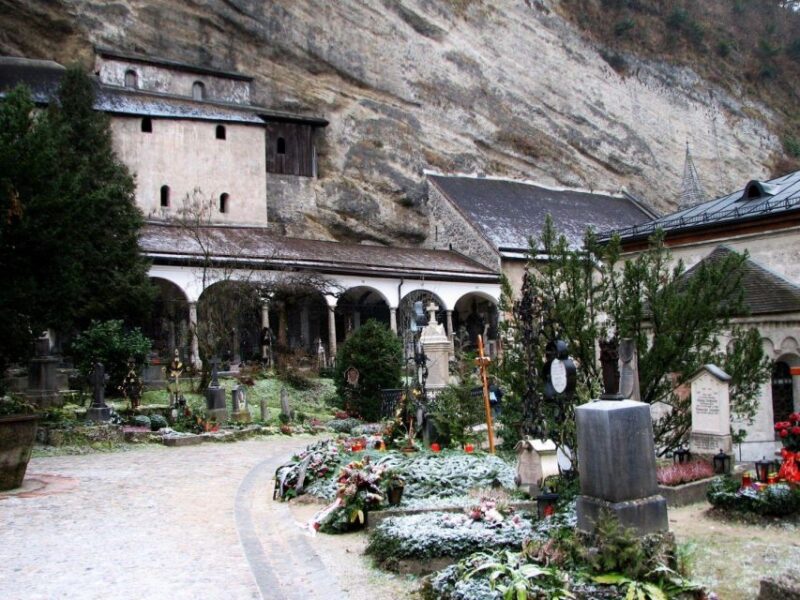 Salzburg:Self-Guided History & Architecture Audio Tour (ENG) - Touring the Courtyard of the Oldest Monastery