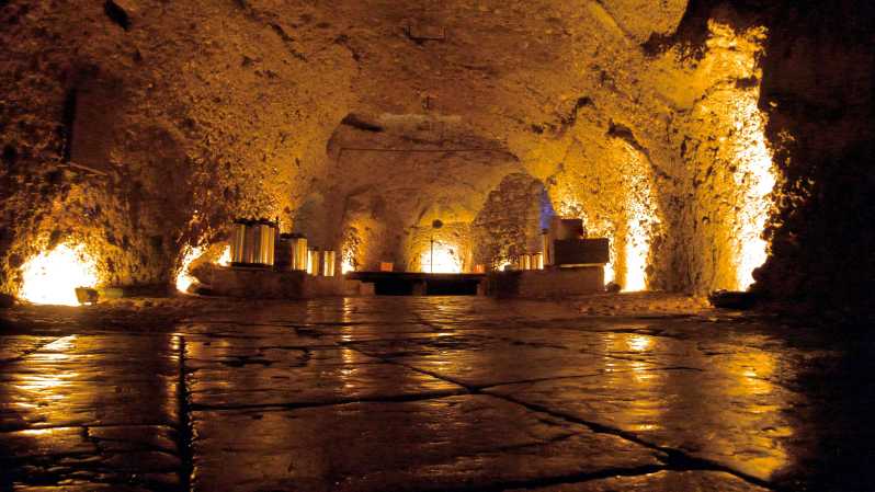 Salzkammergut: Audioguided Sandstone Beer Cellar Tour - Multilingual Audio Tour Experience