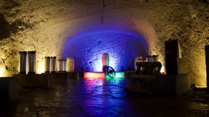 Salzkammergut: Sandstone Beer Cellar Tour - Language and Features