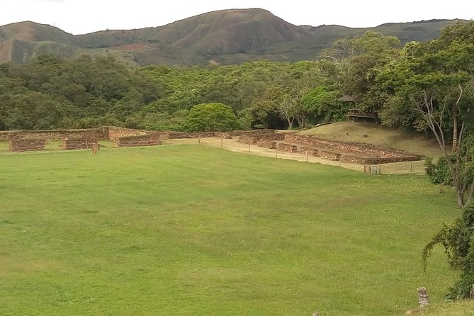 Samaipata Fort & Caves Tour (1 Full Day) - Discovering the Caves