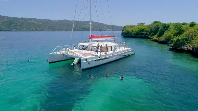 Samaná: Catamaran Boat Tour With Snorkeling and Lunch - Itinerary and Activities