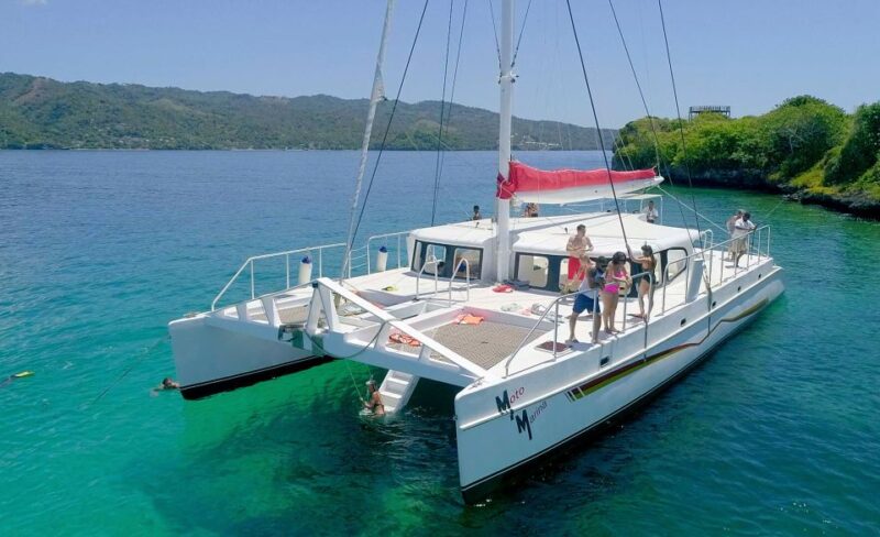 Samaná: Catamaran Boat Tour With Snorkeling and Lunch - Snorkeling Locations