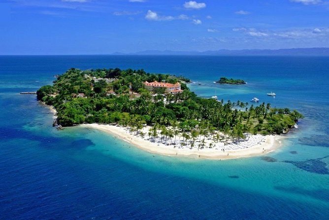 Samana Discovery - Boat Ride Through the Mangroves