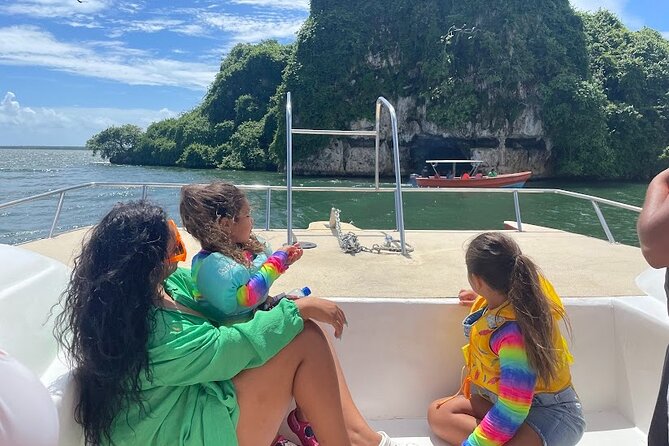 Samana: Whale Watching on Catamaran With Transportation - Traveler Reviews and Feedback