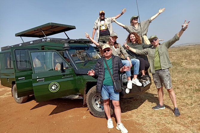 Samburu, Lake Nakuru & Masai Mara 6 Days Private 4x4 Jeep Safari - Accommodation and Dining