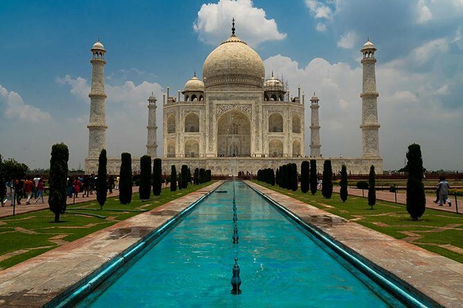Same Day Agra Tour With Taj Mahal from Bangalore By Return Flights - Frequently Asked Questions