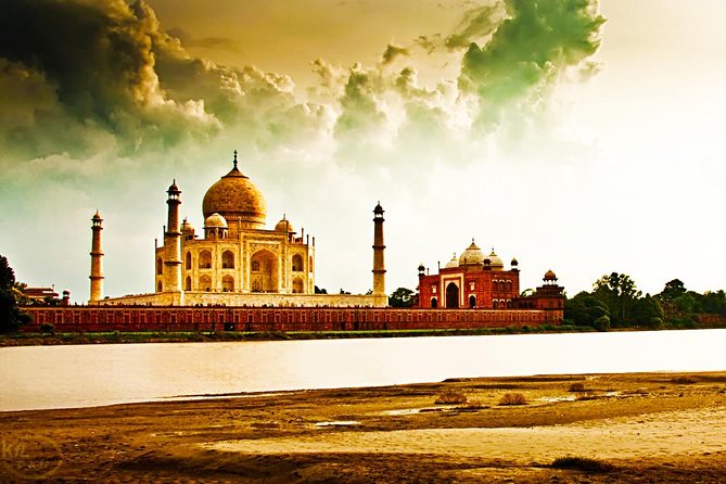 Same Day Taj Mahal and Agra Tour From Pune With Return Flights - Getting to Agra