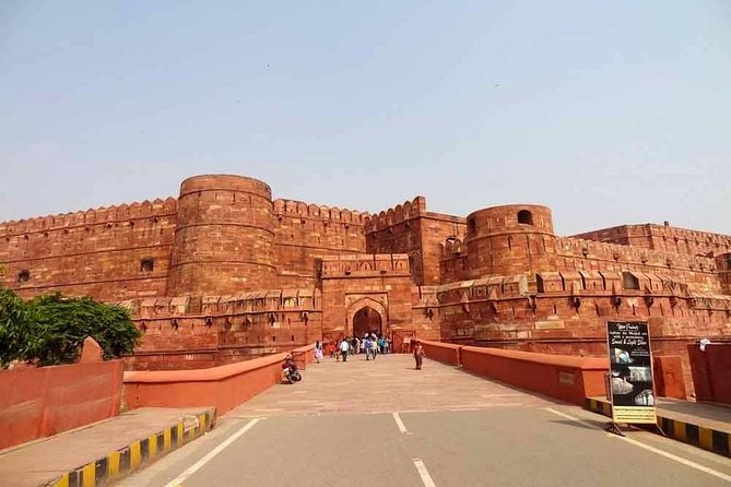 Same Day Taj Mahal Tour by Gatimaan Train From Delhi With SUV Cars - Exploring the Taj Mahal
