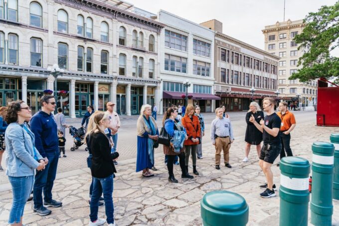 San Antonio: Ghosts and Dark History Guided Walking Tour - Haunting Stories of the Alamo