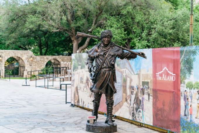 San Antonio: Ghosts and Dark History Guided Walking Tour - Sheraton Gunter Hotels Dark History
