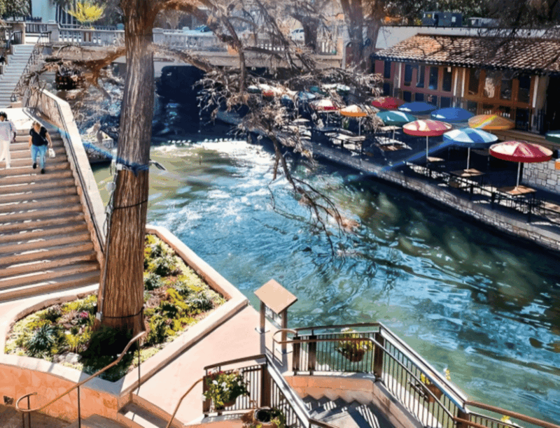 San Antonio : Highlights Walking Tour With A Guide - Key Points