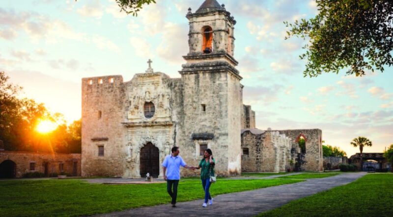 San Antonio: Small Group Tour W/ Alamo, Tower & River Cruise - Panoramic Tower Observation